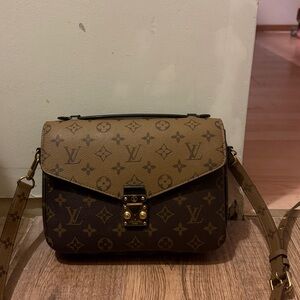 Authentic Louis Vuitton Pochette Métis